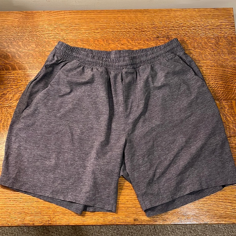 Lululemon size M Pacebreaker shorts